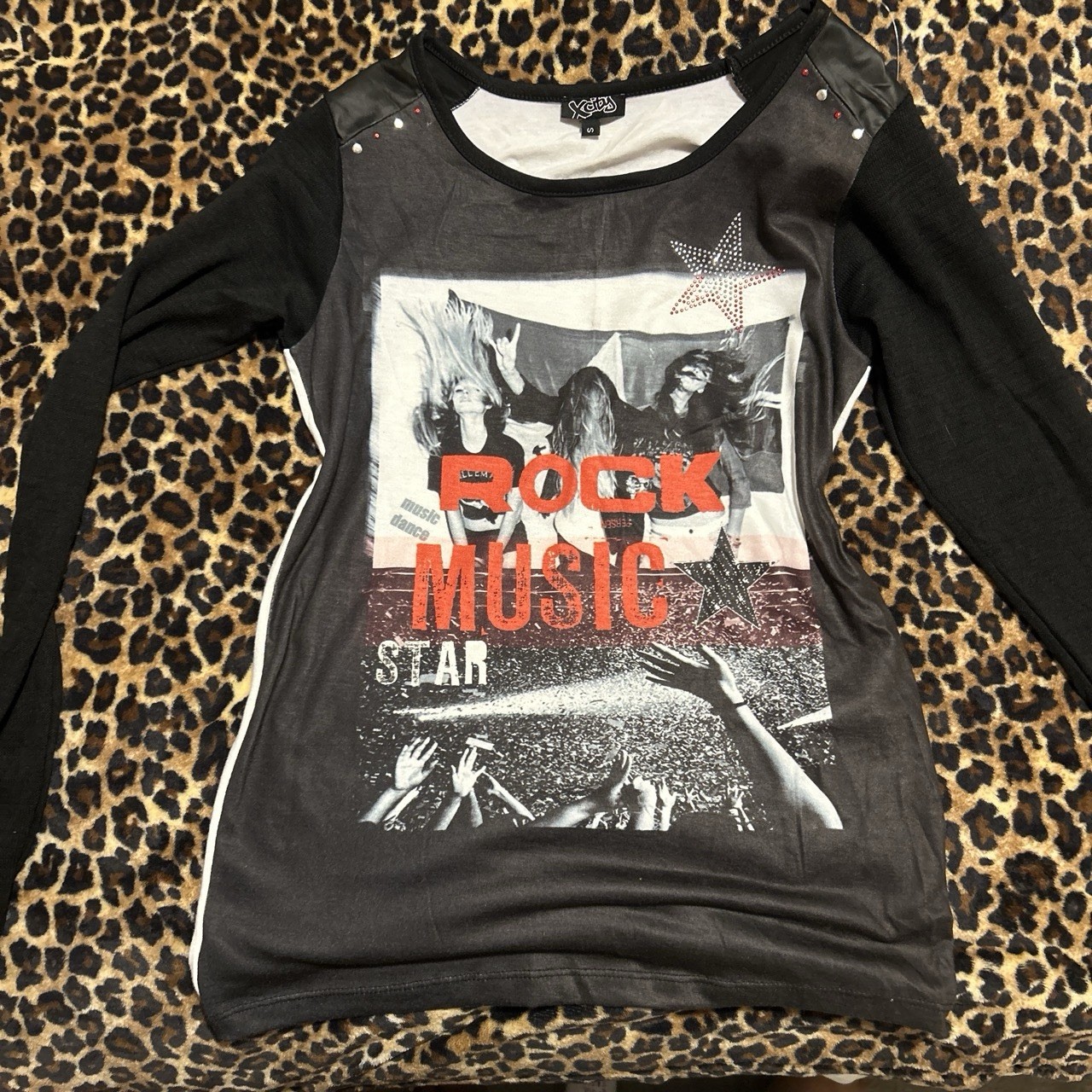 X&Y Women’s L Black Long Sleeve Round Neck Rock Graphic Tee Studded Rhinestone