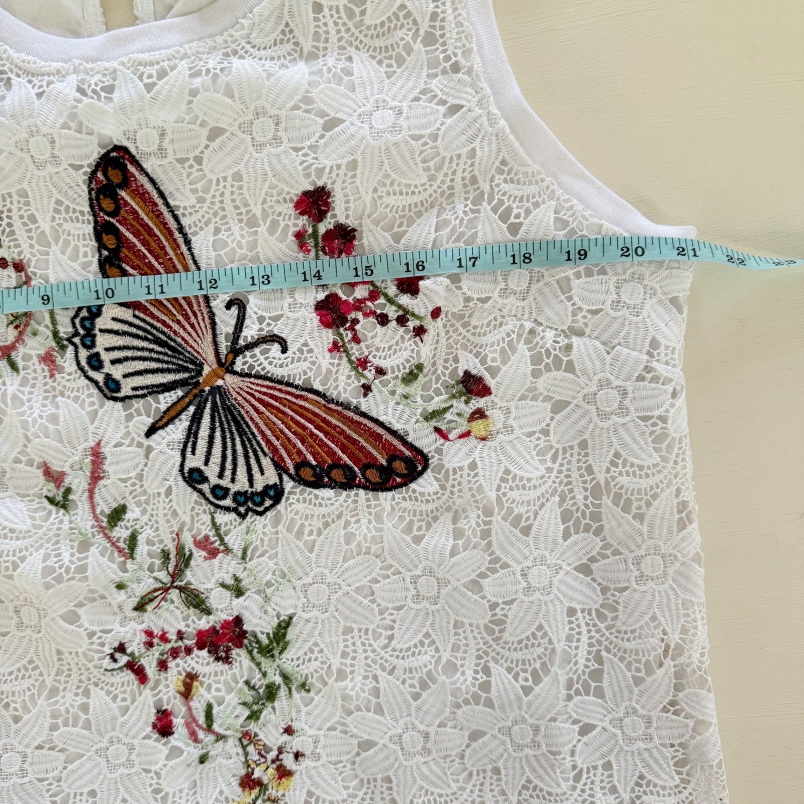 V Cristina White Lace Butterfly Embroidered Sleeveless Top XL Floral Scallop Hem