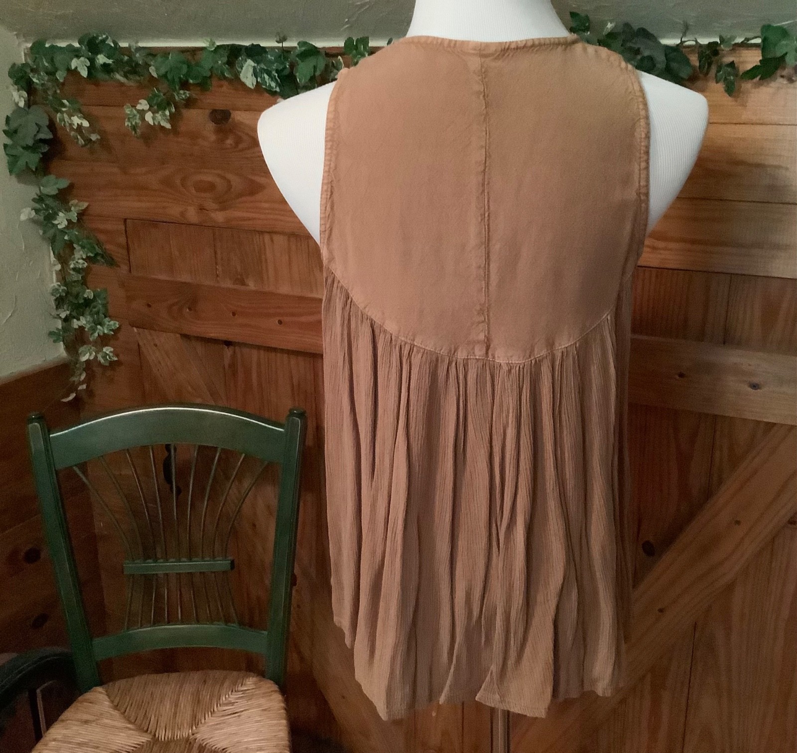 GYPSY ROSE 100% Rayon Gold Embroidered Sleeveless Top Women’s S? INDIA