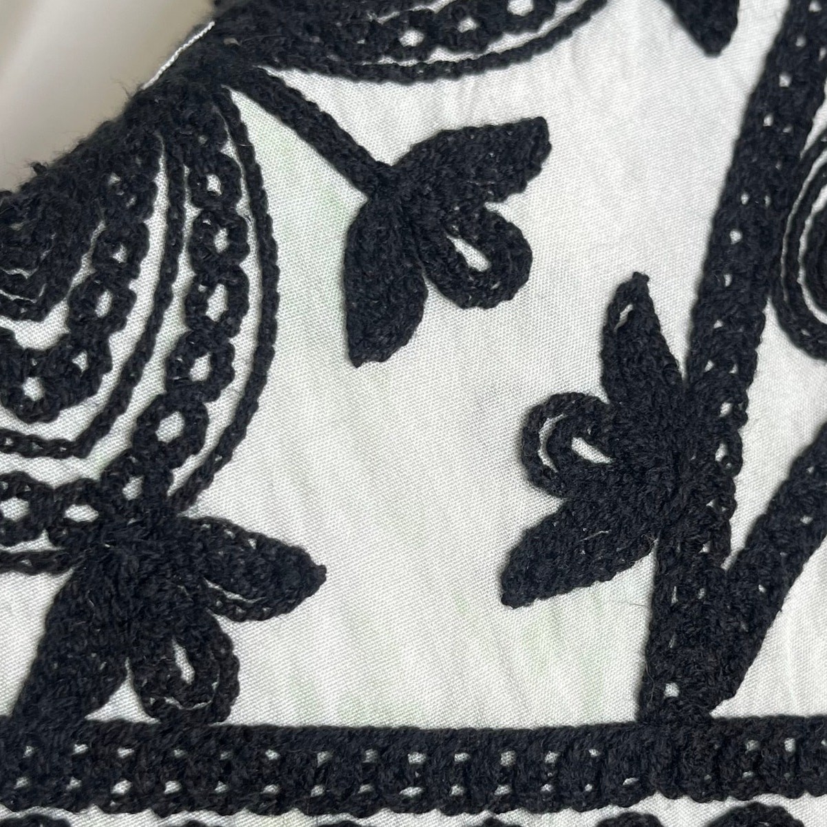 Black and White Embroidered Peasant Scalloped Top Boho Prairie Cottage Festival