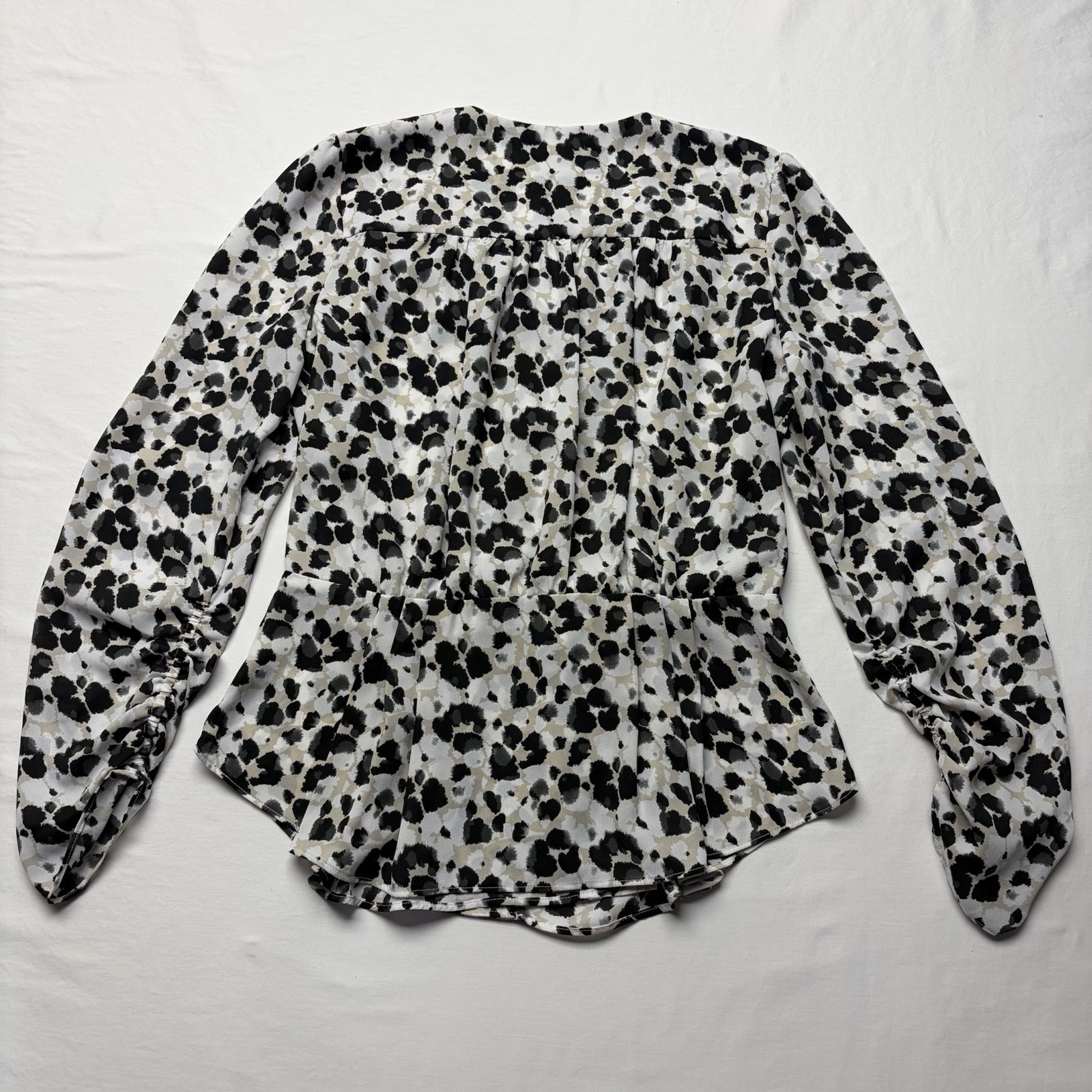 Cabi Blouse Women’s S Spotted Long Sleeve Cream White Black Gray