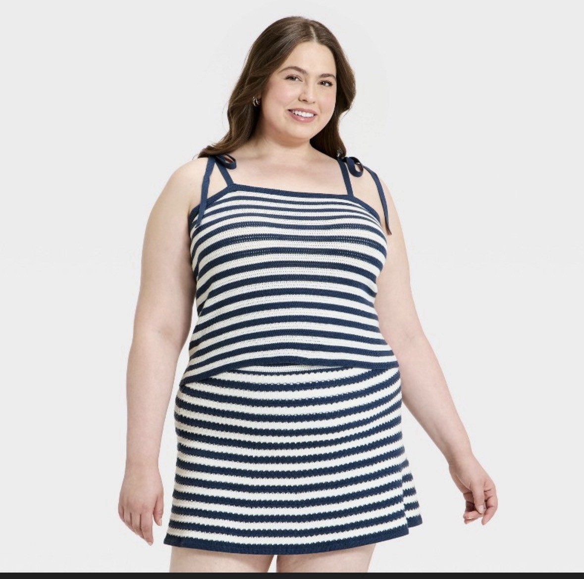 NWT Target’s Universal Threads Women’s Navy Blue & White Sweater Tank Top Sz 2x