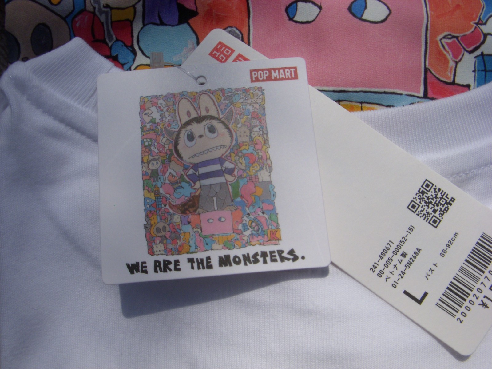 Uniqlo x POP MART UT Graphic T-Shirt THE MONSTERS LABUBU, Sz L