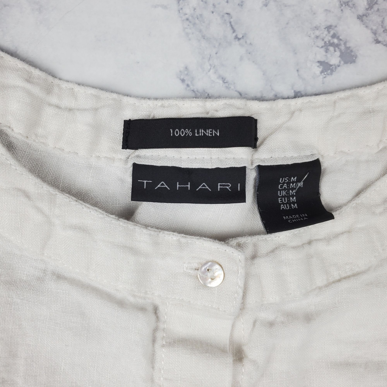Tahari Medium Linen button up blouse Cap sleeves Oversized lightweight