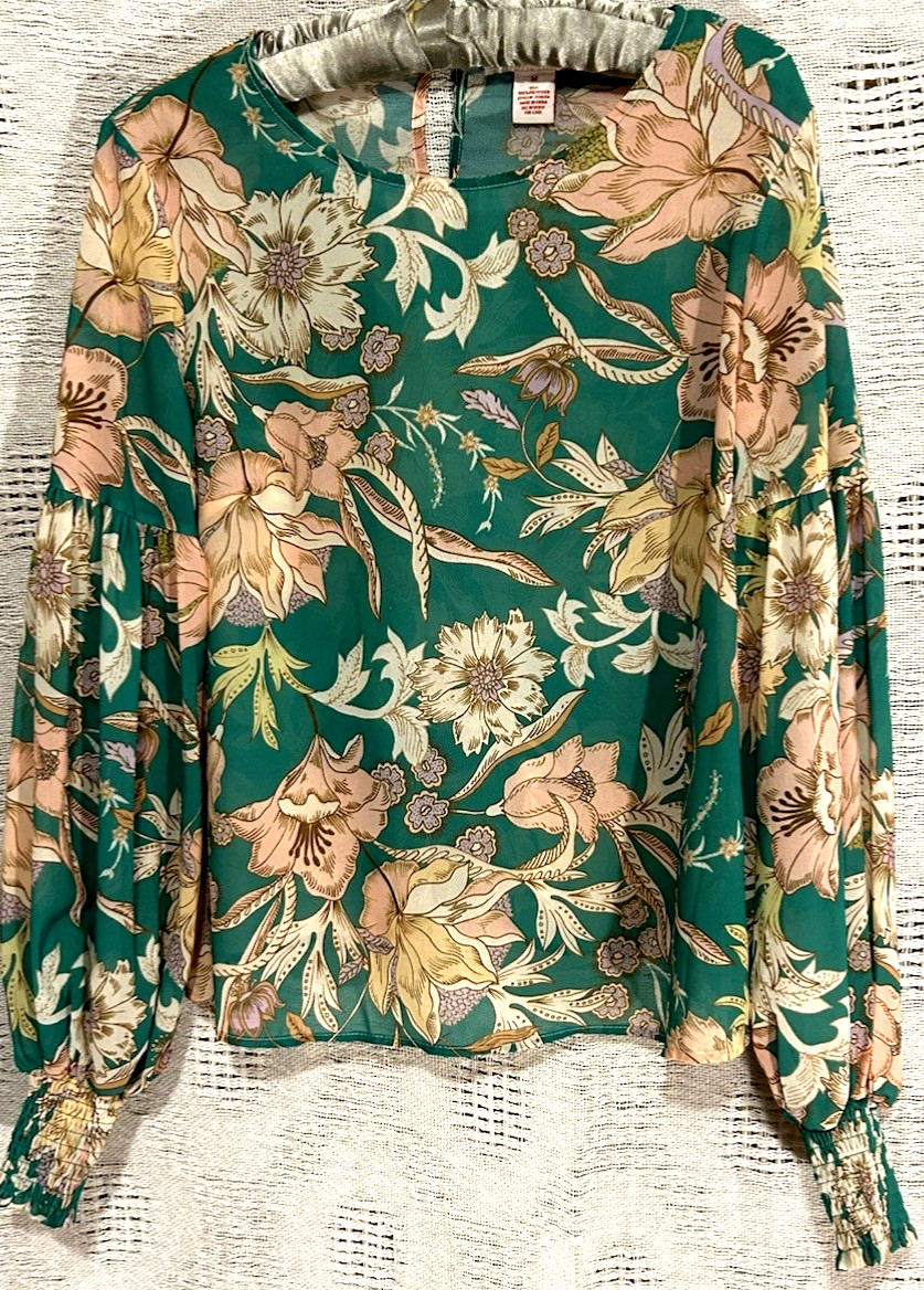 Flying Tomato Top M Pretty Green Floral Print Silky Boho Blouse Popover Shirt