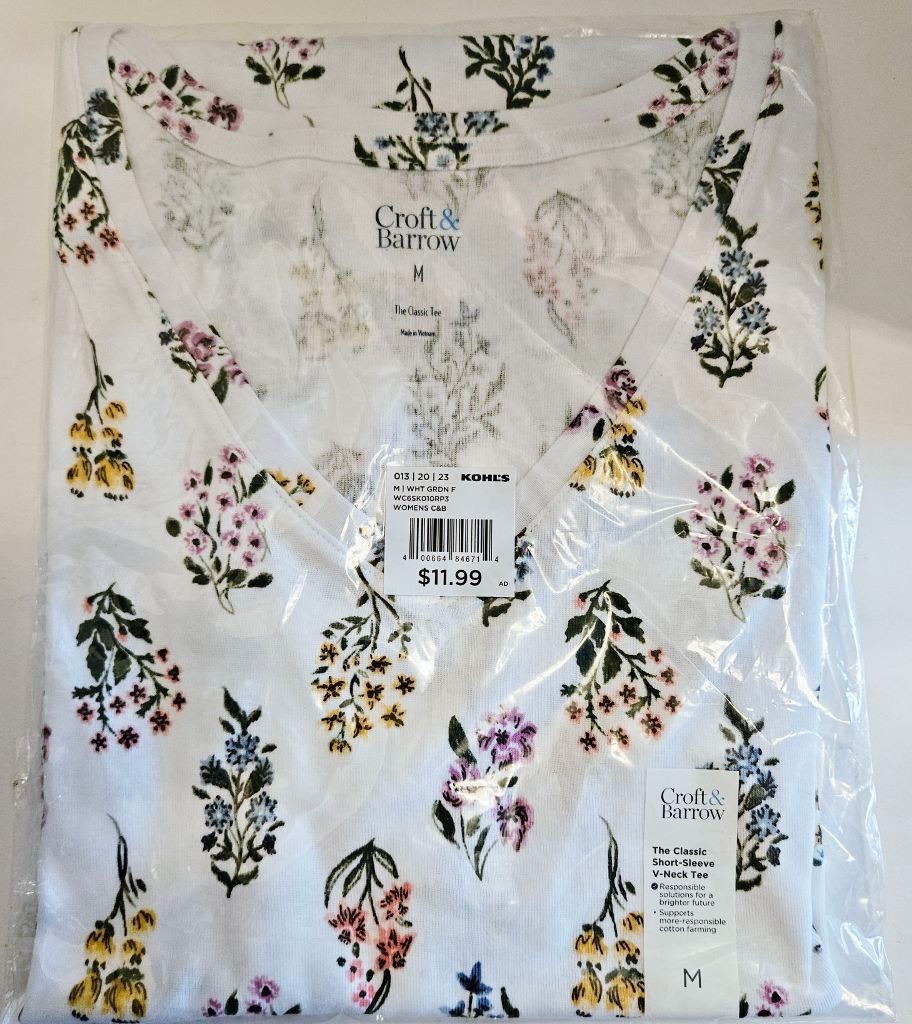 Croft & Barrow VNeck Floral T-Shirt ~White Garden Floral ~Womens Sz M ~NWT