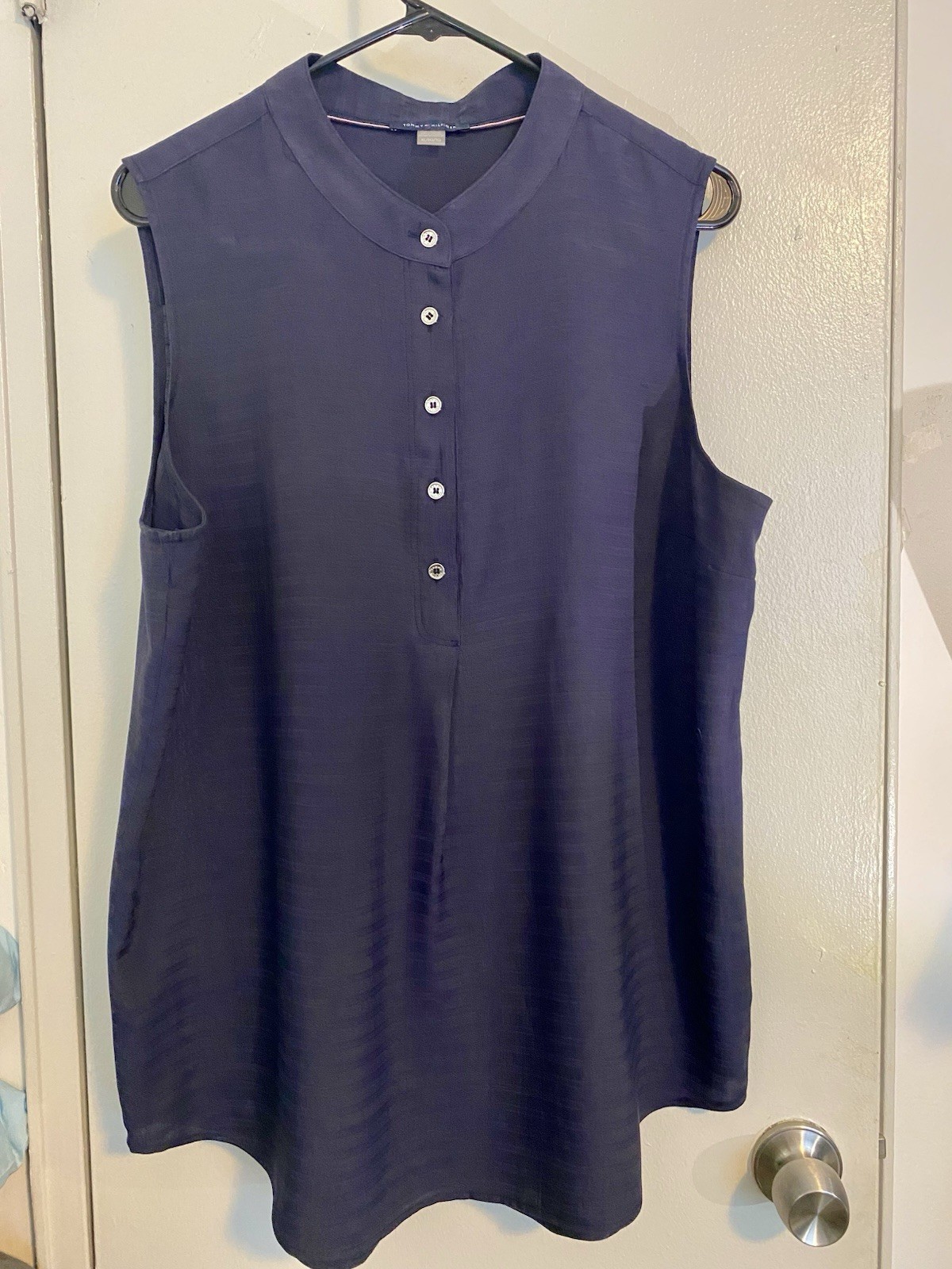 Tommy Hilfiger XL Blouse. Armpit2armpit 22.5 Inches. Top2bottom 28 inches