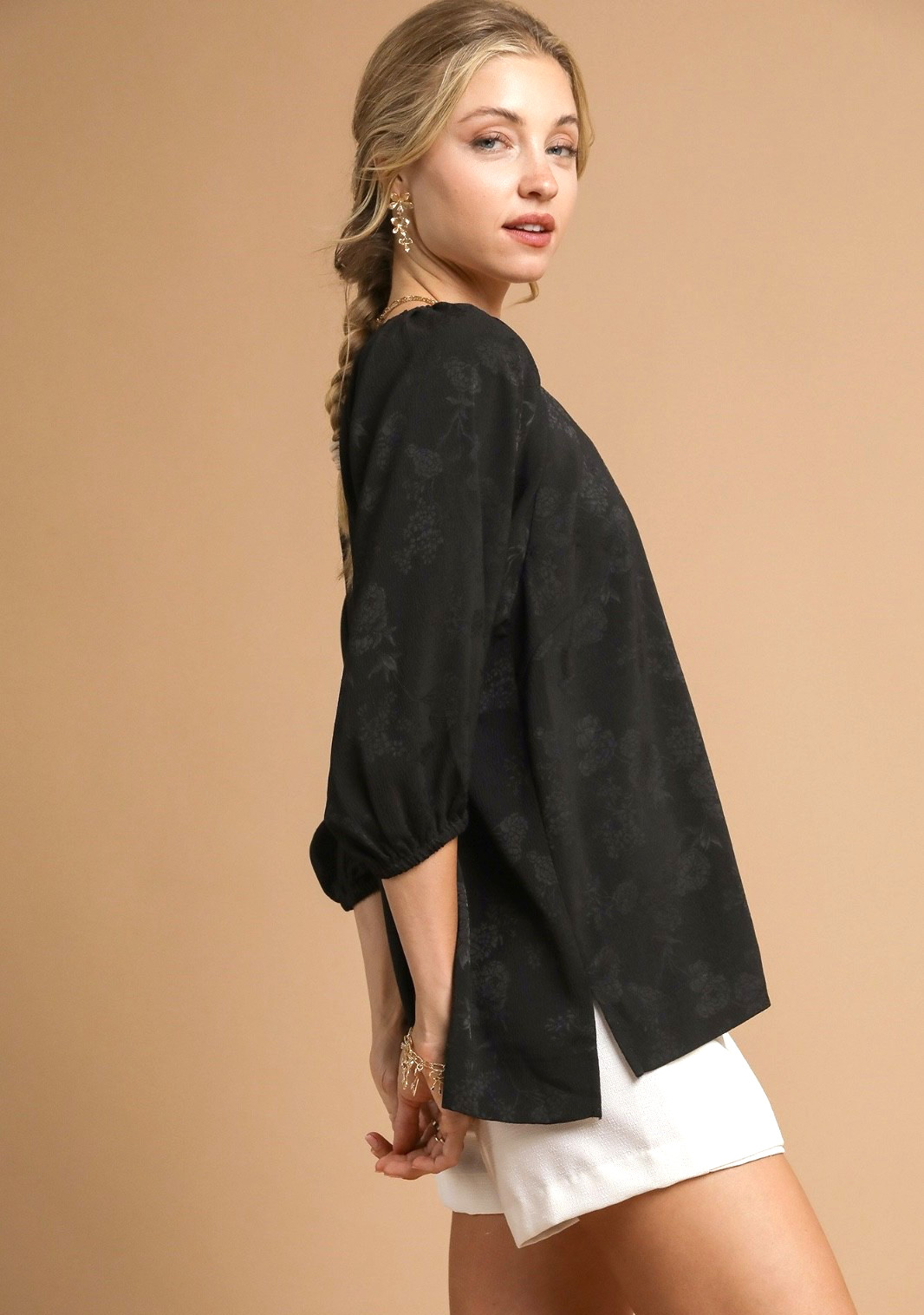 Umgee Women’s Rose Floral Jacquard Oversized Top in Black