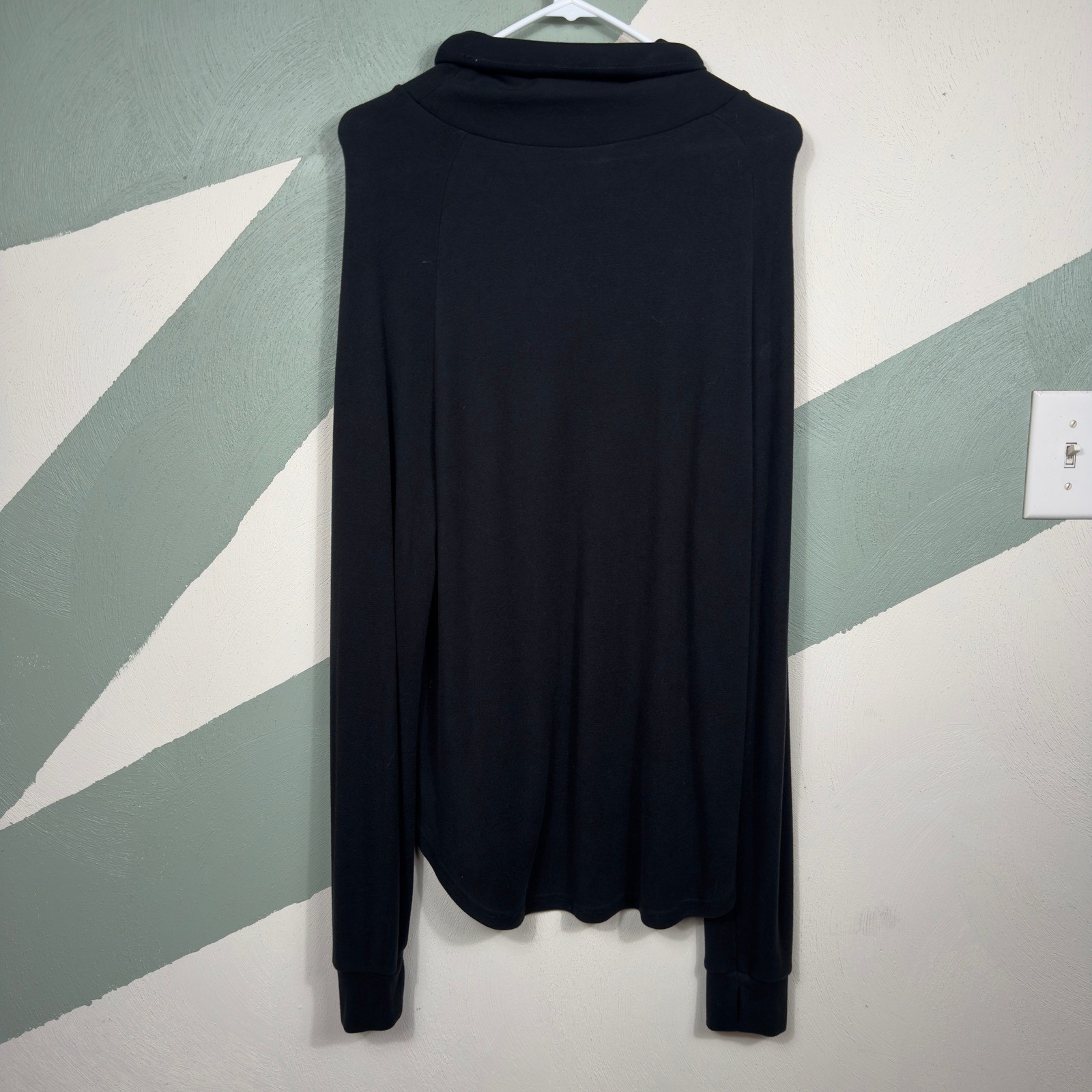 Varley Funnel Neck Top Womens Medium Black Long Sleeve Athleisure Knit Pullover