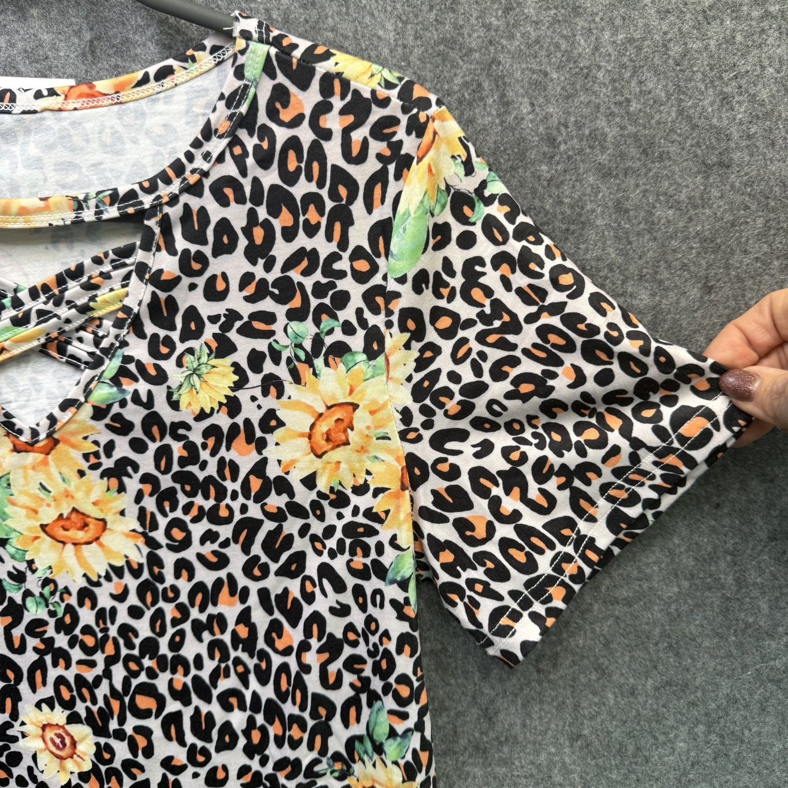 Women’s Small Leopard Floral Print Top Polyester Elastane V-Neck