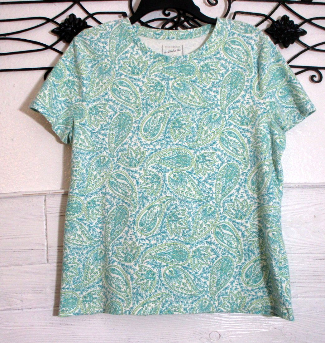 Studio Works Women’s Knit Top Size L Short Sleeve Blue Paisley Round Neck