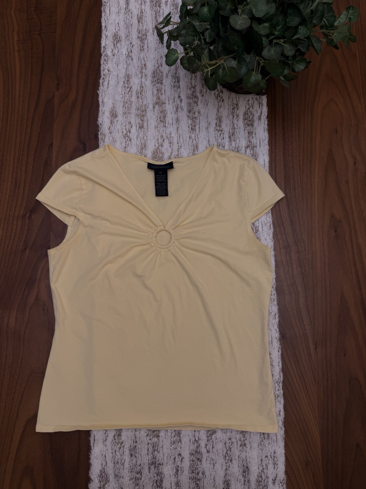 The Limited Yellow Solid Knit Stretch Cap Sleeve V-Neck Ring Pullover Tee M