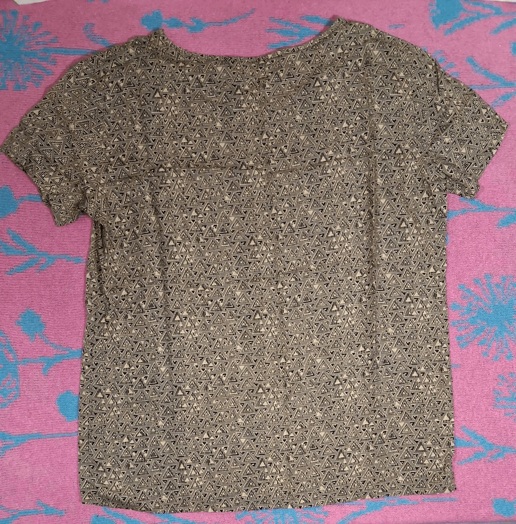 Saville sport vintage 90’s womens medium batik top rust tan100% rayon blouse