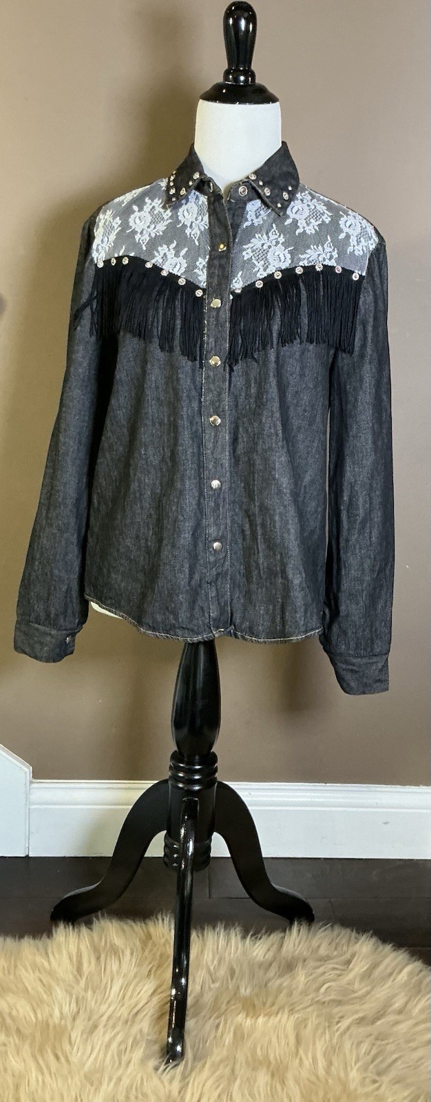 Nouveau West Nashville 90s Vintage Western Lace Fringe Studs Button Up Small