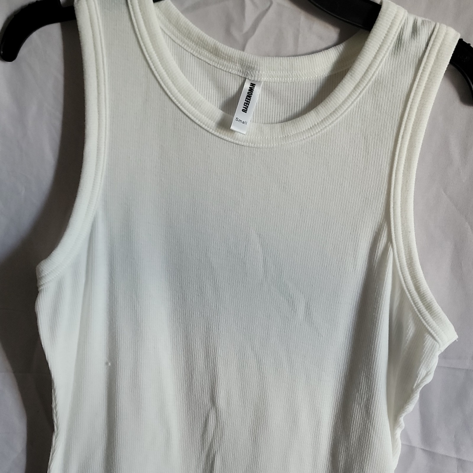 HMOKEEFVU Women’s White Solid Ribbed Round Neck Sleeveless Tank Top Size S