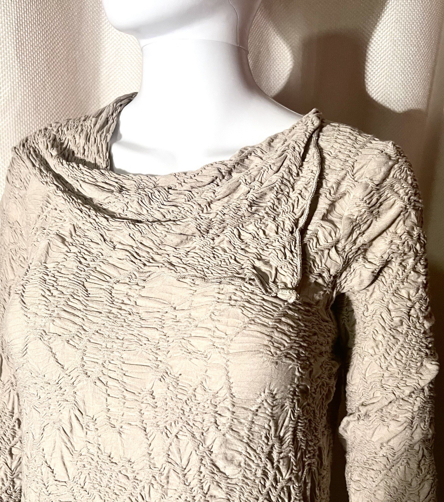 Sno Skins Crinkle Stretchy Cowl Neck Layering Top Long Sleeve Beige Womens S