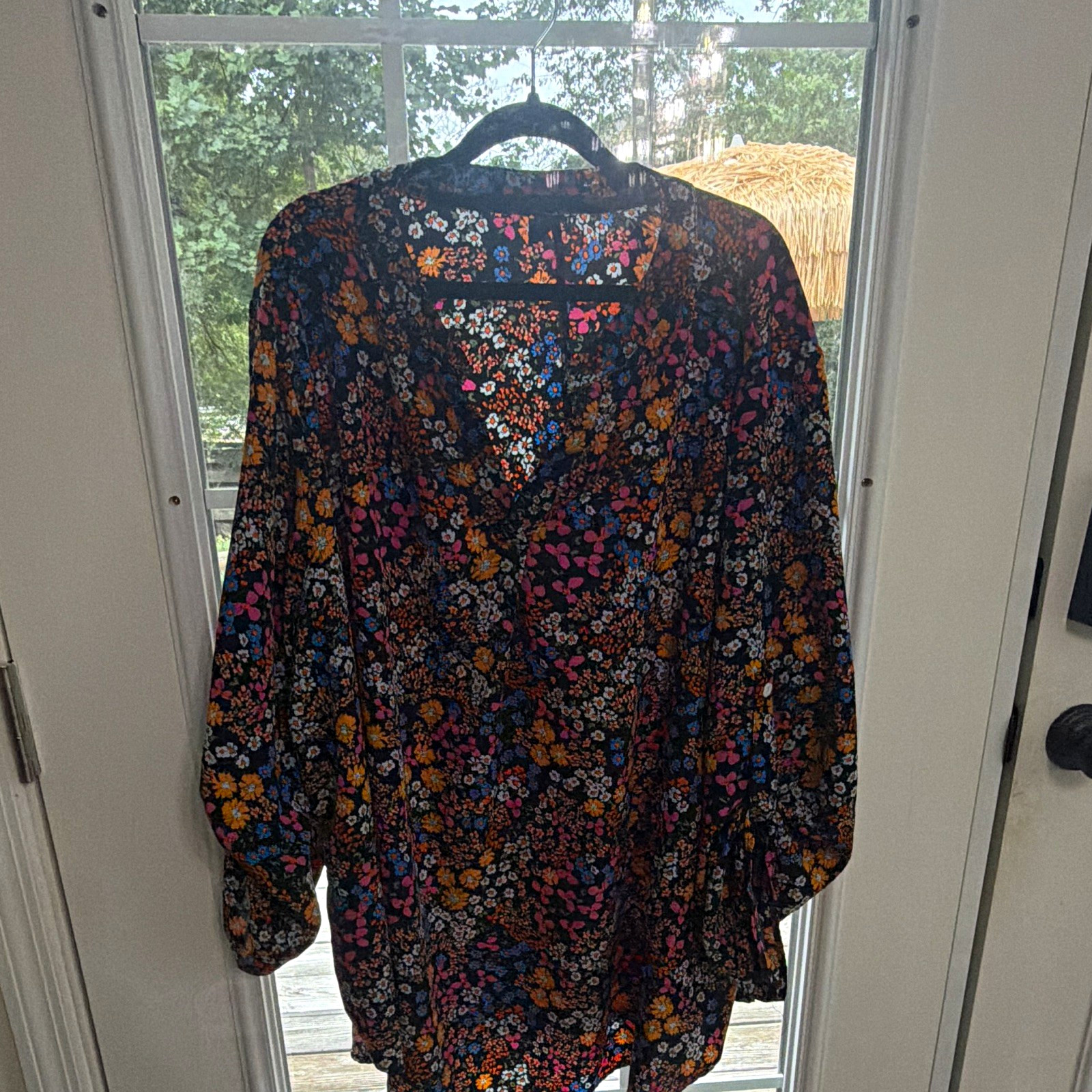 Emery Rose Women’s Plus 5XL Black Multicolor Floral V-Neck Balloon Sleeve Blouse