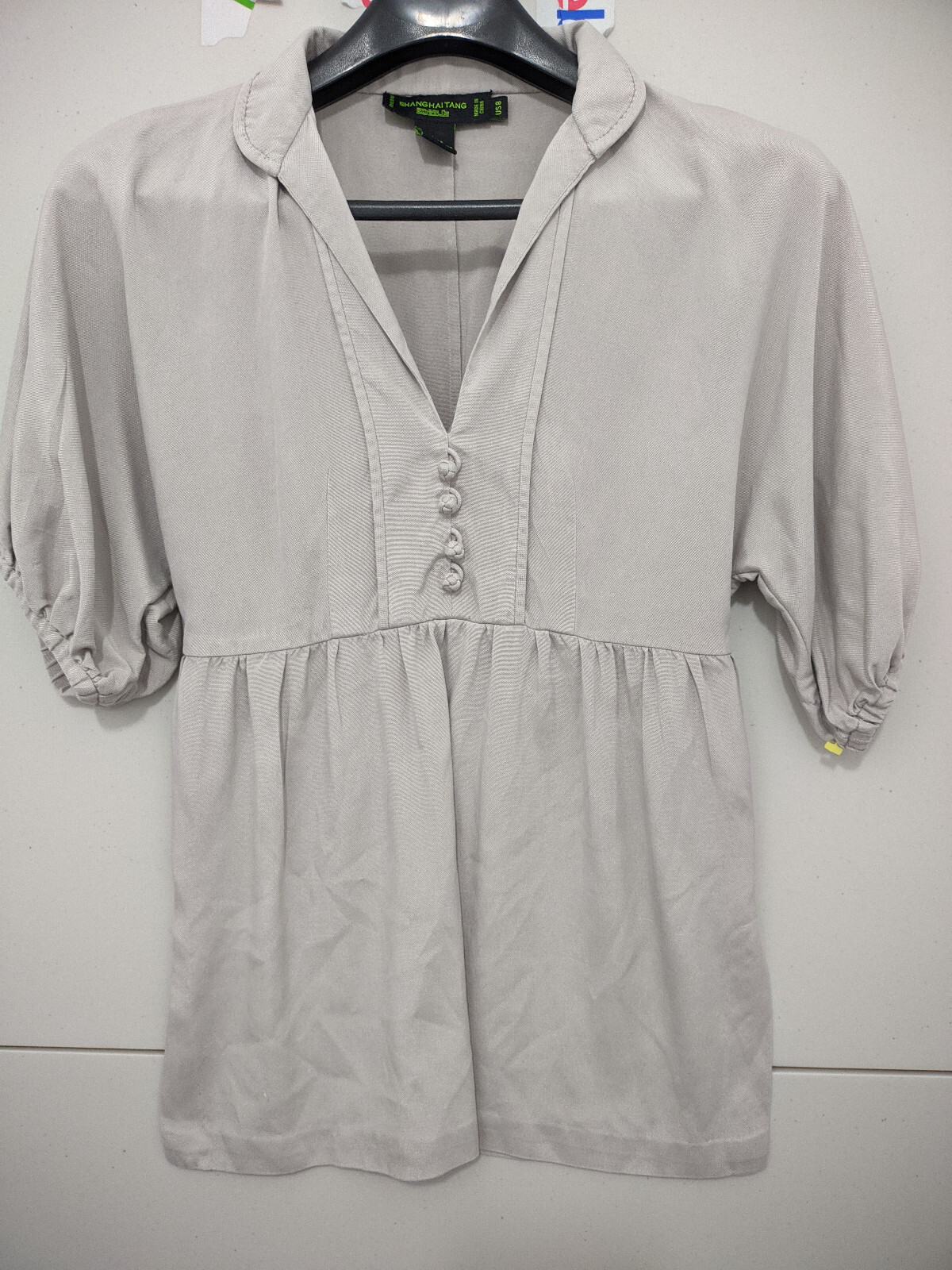 Shanghai Tang Top Womens 8 Gray Blouse Popover 100% Silk Faux Button Collar Slit