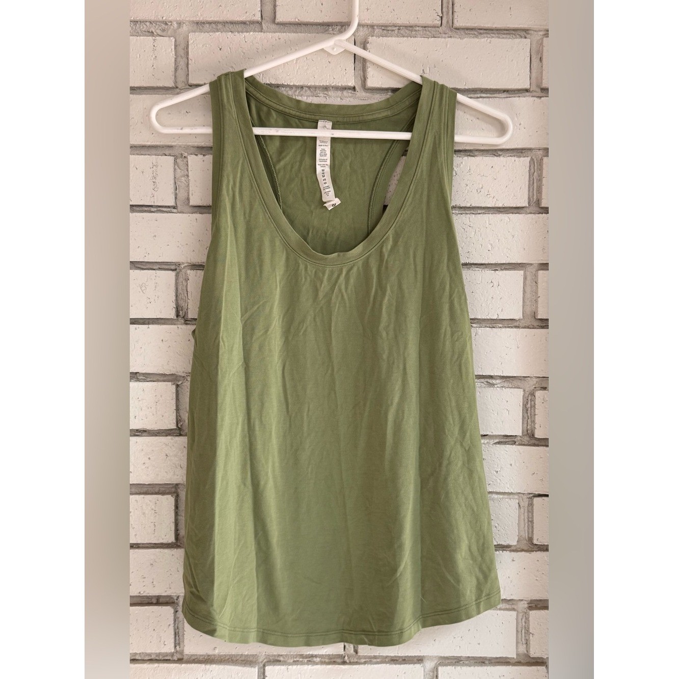 lululemon Women’s Racerback Tank Top Olive Green Scoop Neck Athletic Size 10