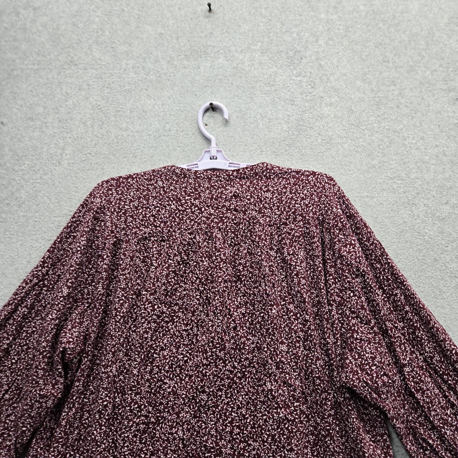 Old Navy Women Blouse XL Burgundy Floral Button front Long Sleeve