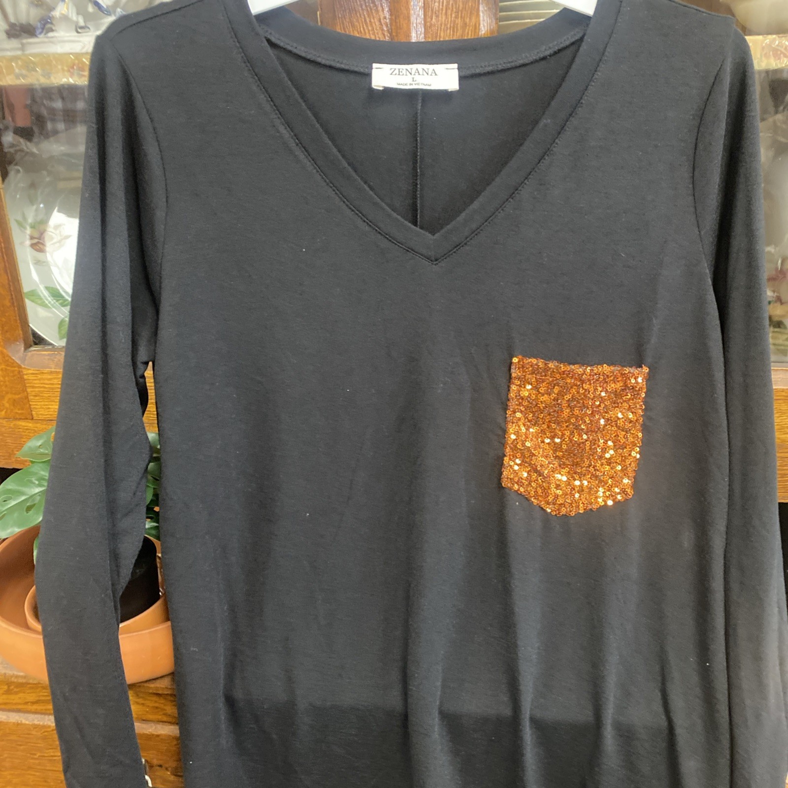 Zenana Size Large Black Long Sleeve V-Neck Top Orange Gold Sequin Pocket Tunic