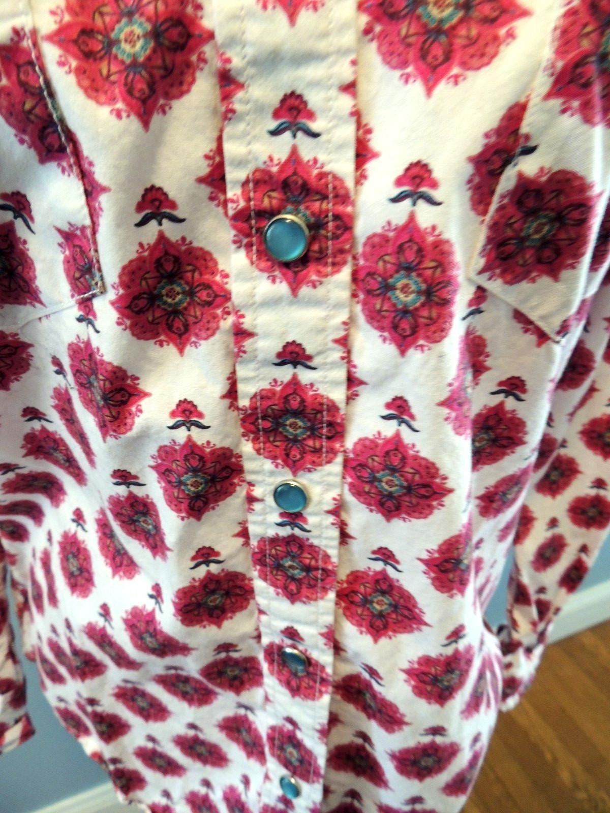 Cowgirl Hardware Womens M Western Shirt Pink Floral Turquois Accent COWGIRL Back