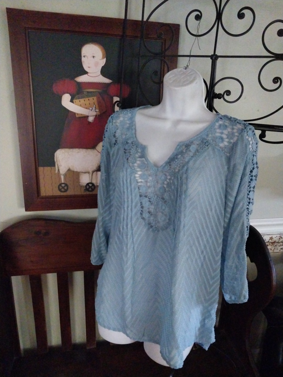 BILA TOP BLUE TEXTURED LACE SEXY SEMI SHEER PULLOVER WOMEN’S SIZE M SHIRT
