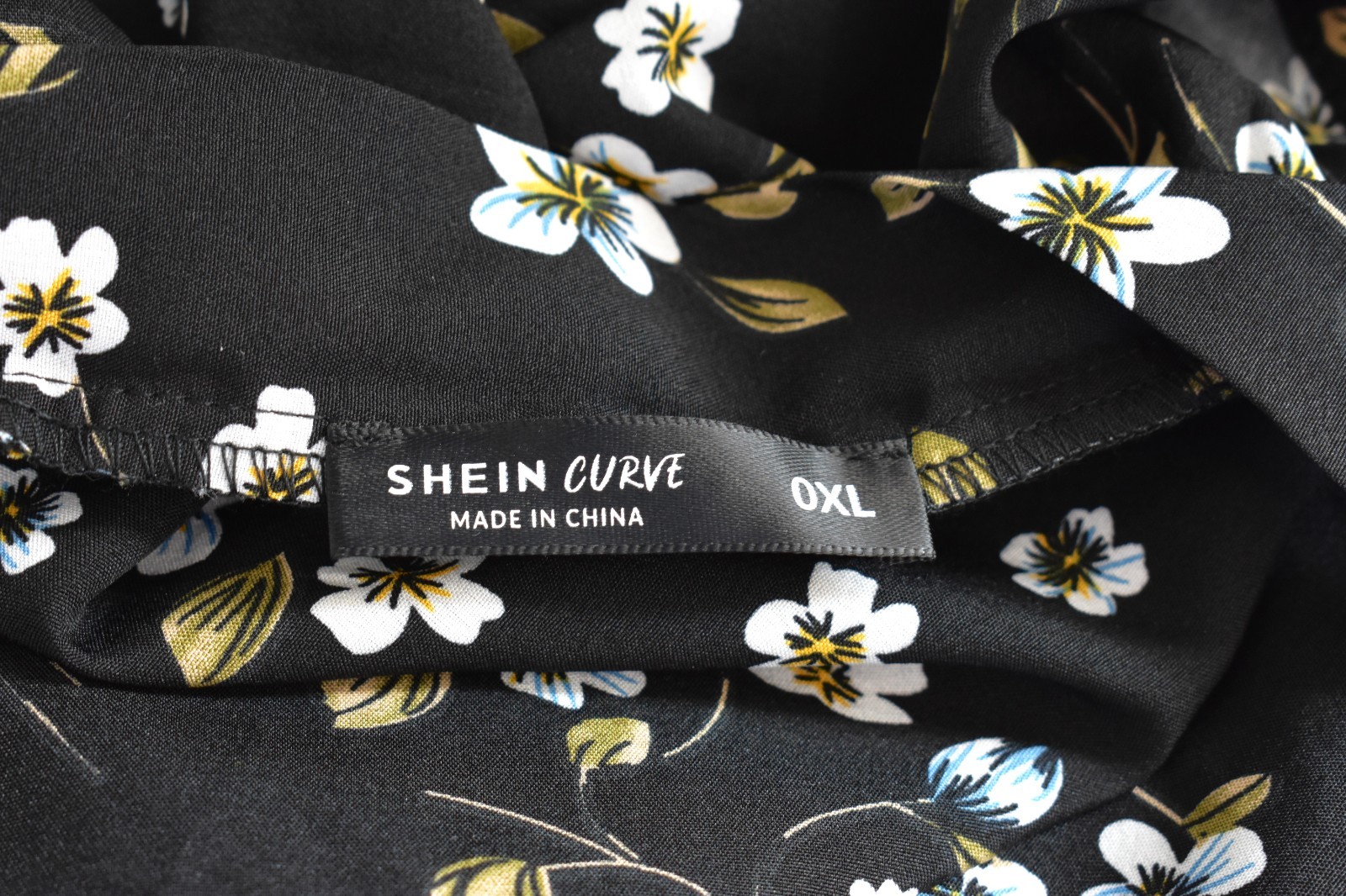 Women’s Shein Curve Sleeveless Tank Top Floral SIZE OXL Multicolor NEW