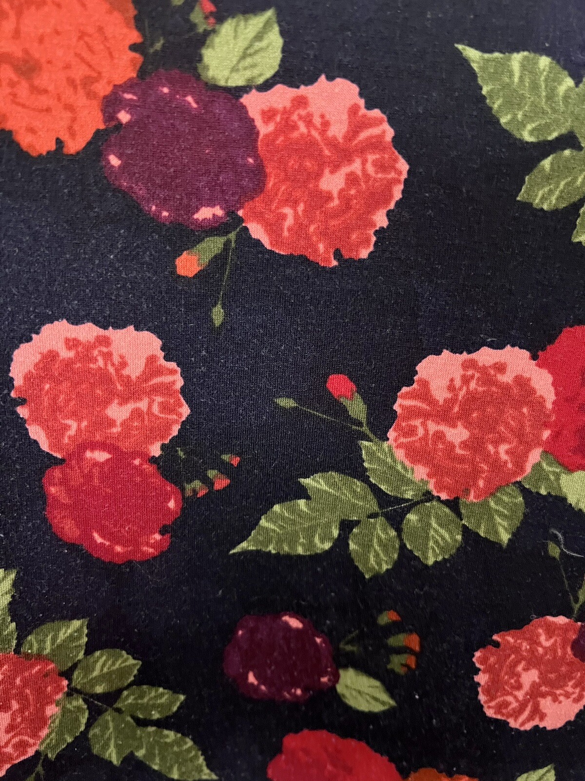 LuLaRoe Irma Sz M Navy Background With Red Flowers 🌺 & Green Leaves