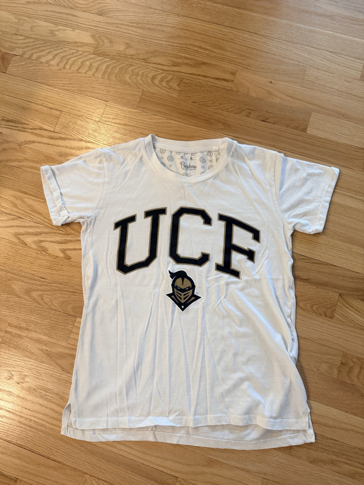 Pressbox Brand Women’s Beige T Shirt Size Medium Short Sleeve