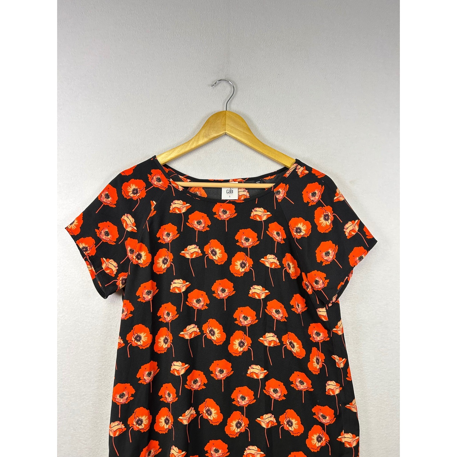 Cabi Poppy Print Blouse Womens S Black Orange Floral Short Sleeve