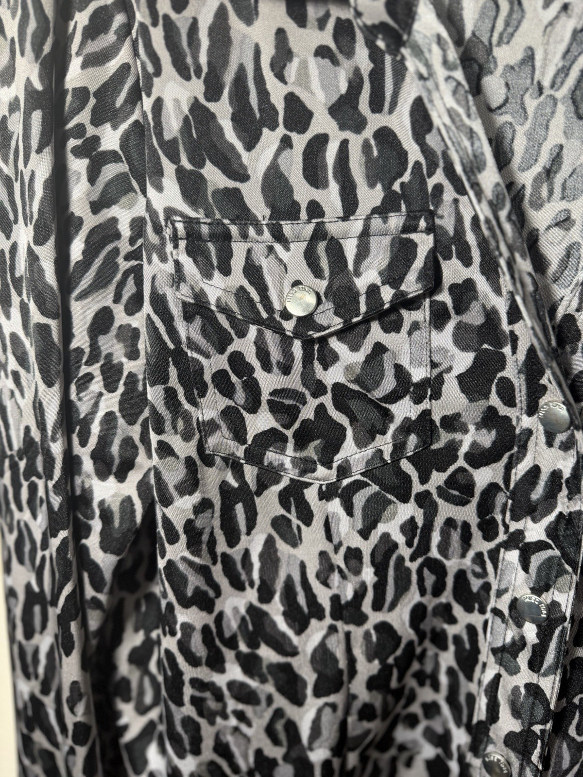 Miss Tina By Tine Knowles Woman’s Animal Print Blouse Size Lg 12/14