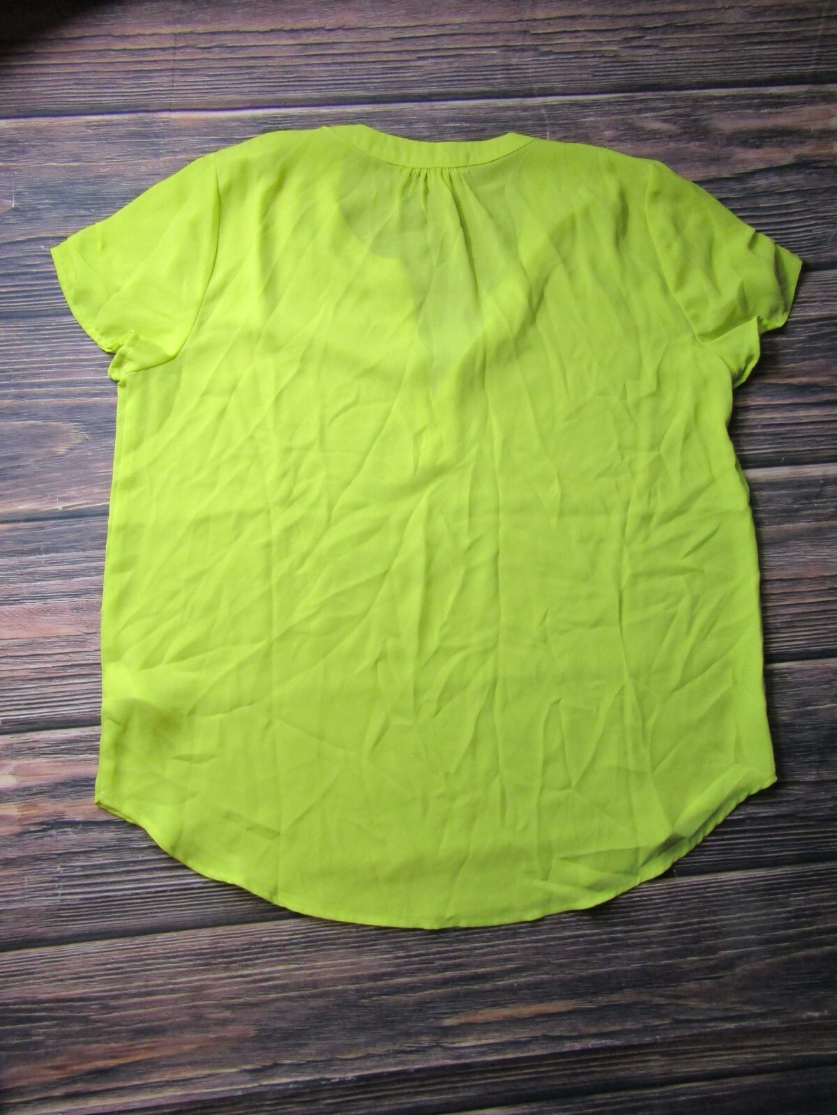 Pleione Womens Size XS Neon Yellow Short Sleeve V Neck Top Tee T Shirt