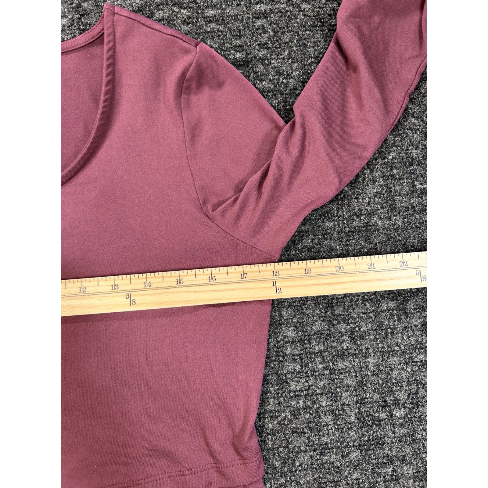 Kindred Bravely Maternity Nursing Top Berry Pink Short Sleeve Scoop Neck Medium