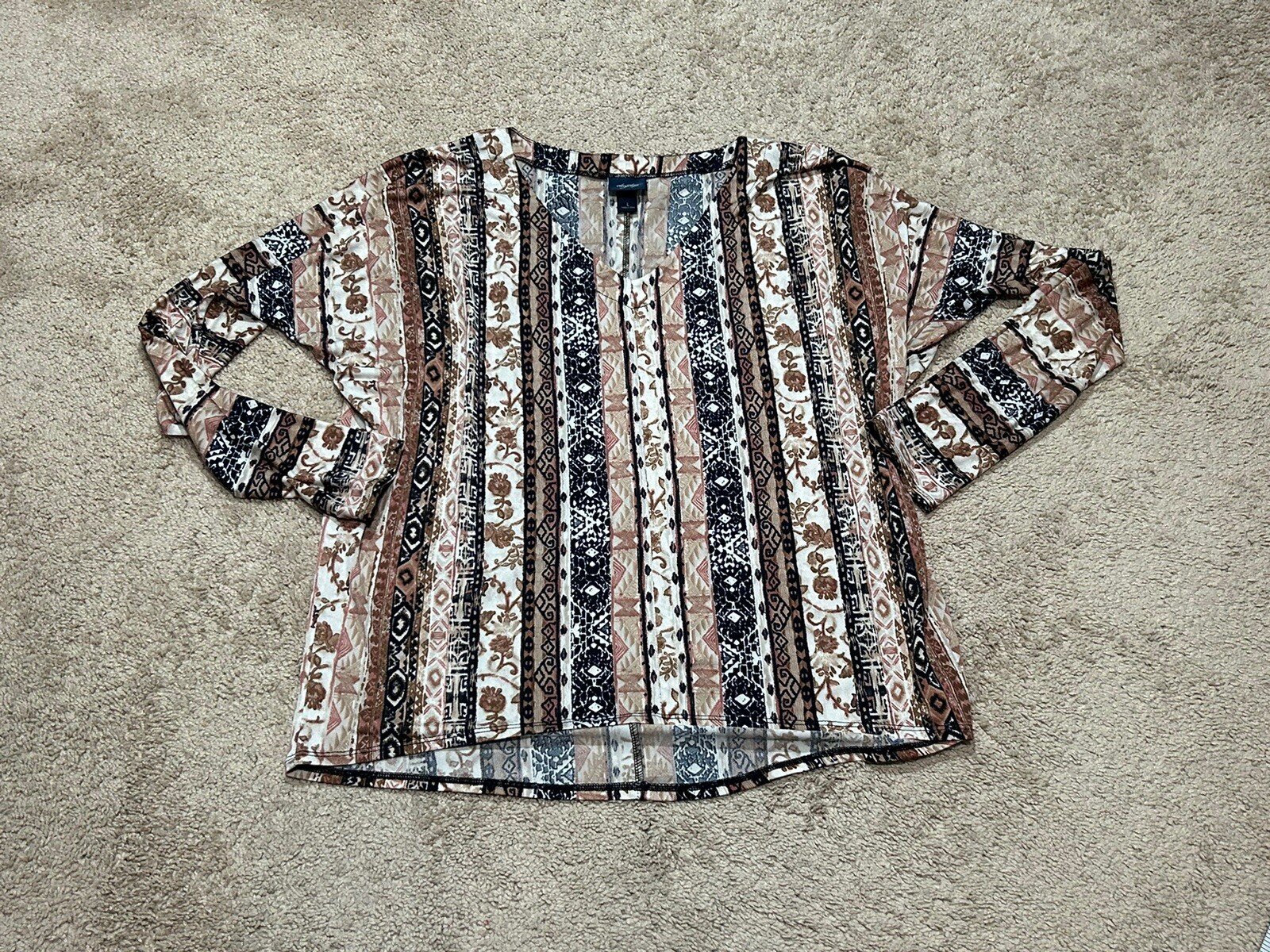 Daytrip Womens Shirt Size Large Multicolor Print Stretch Soft Comfort