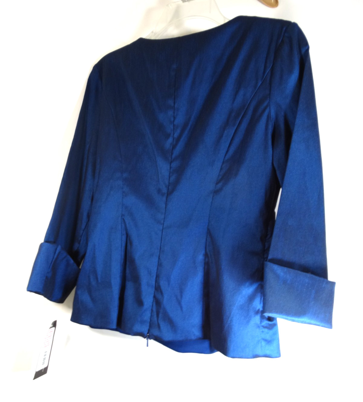 NWT-Cachet Women’s Blue Satin-Like Blouse Twist-Front Knot Zipper Back Size 6