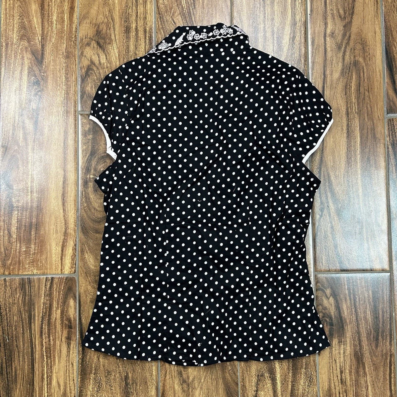 Y2K Angie Deadstock Polka Dot Fitted Button Down w/ Floral Lace Embroidery Sz M
