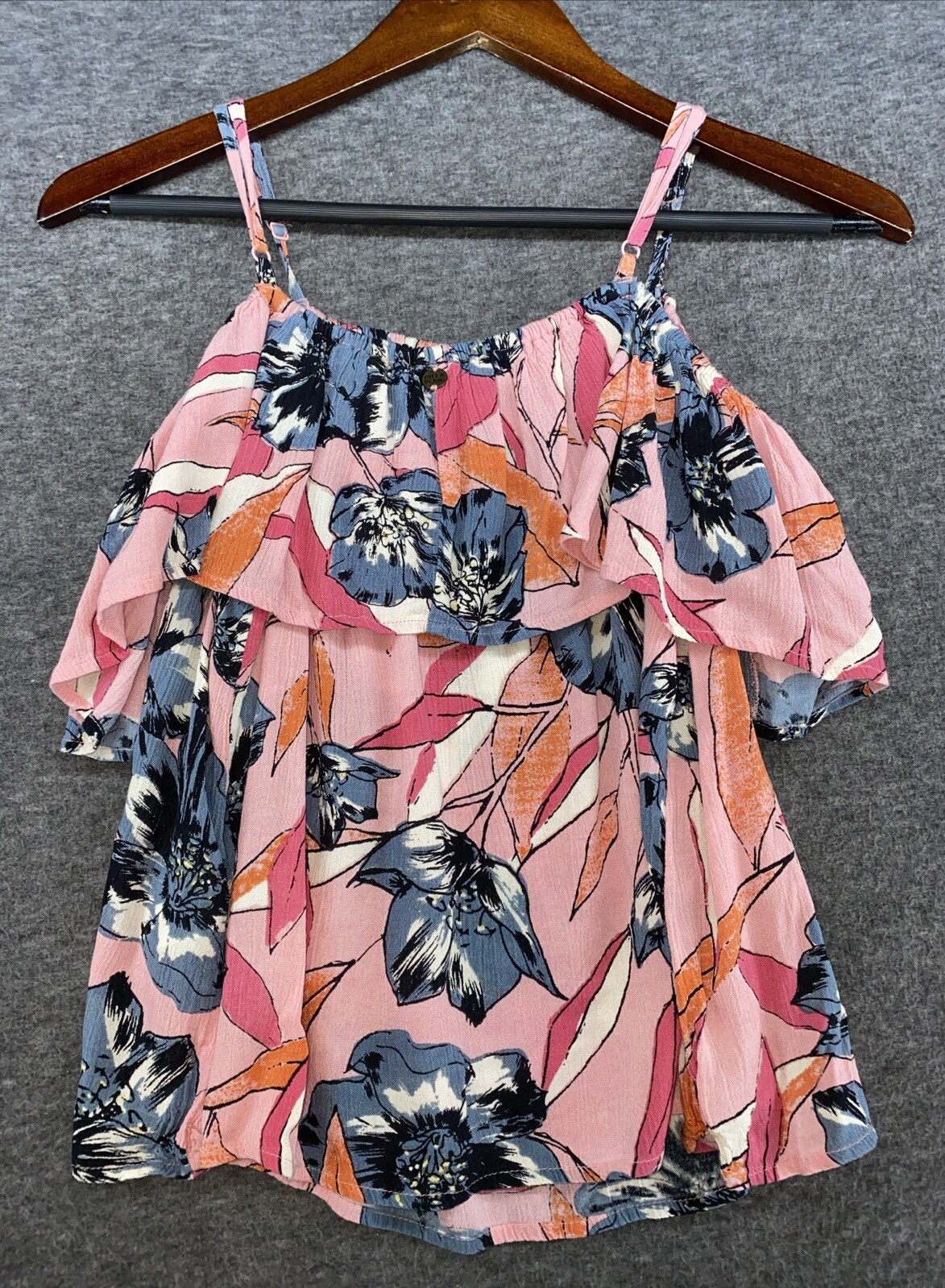Billabong Pink Floral Cold Shoulder Ruffle Top Women’s Size Medium