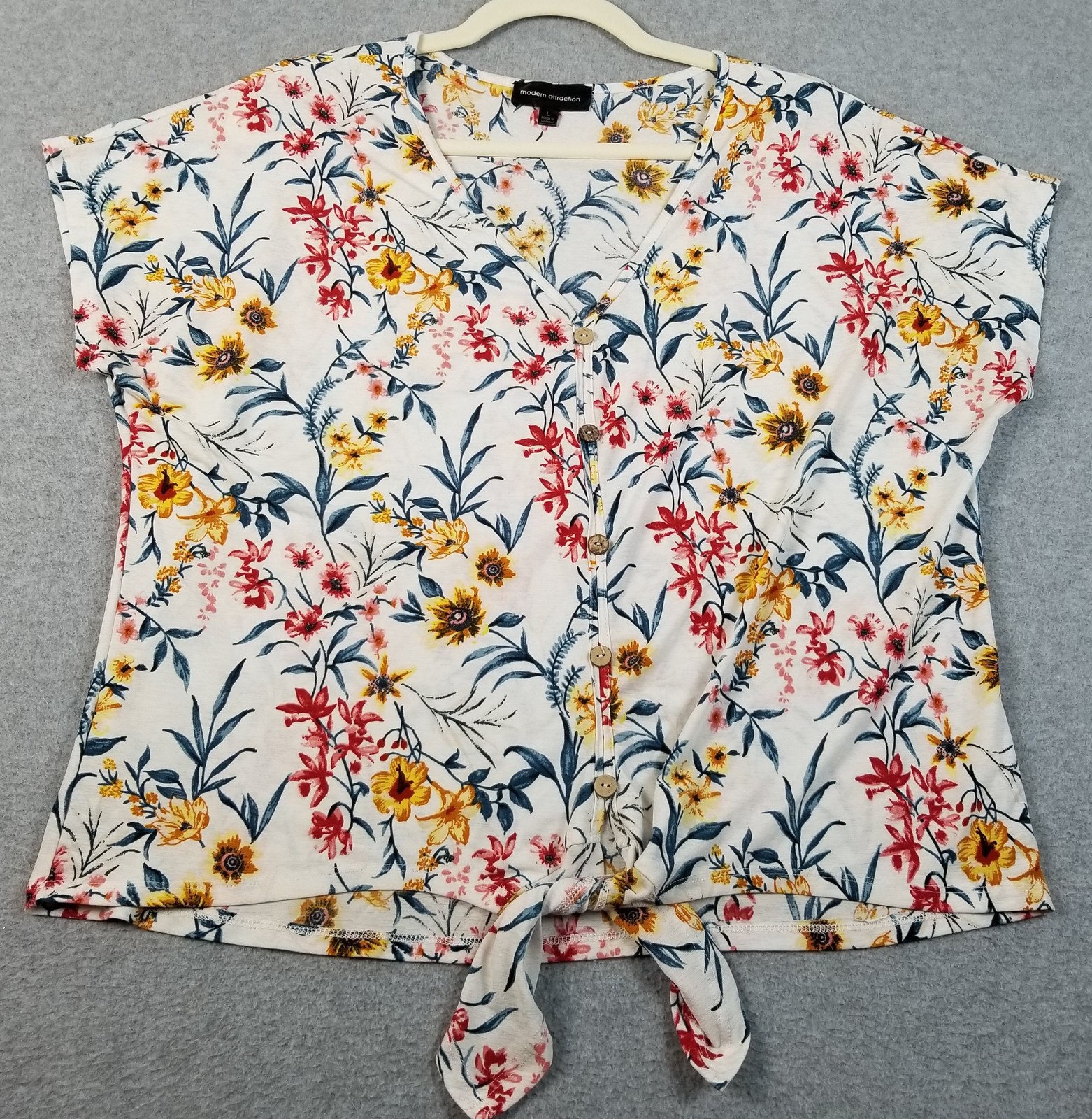 modern attraction Top Women’s Large L Floral Short Sleeves V Neck Spring Stretch