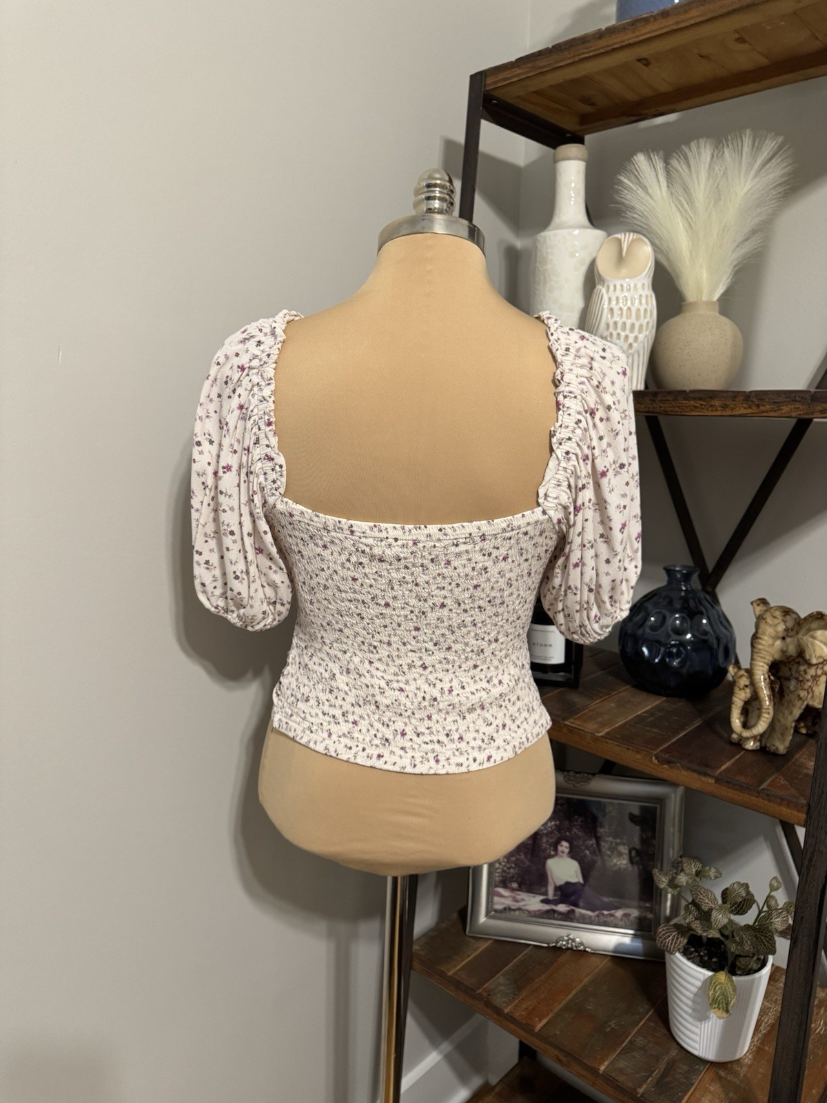 ASTR The Label Floral Ruched Puff Sleeve Smocked Top in Cream Lavender Ditsy LRG
