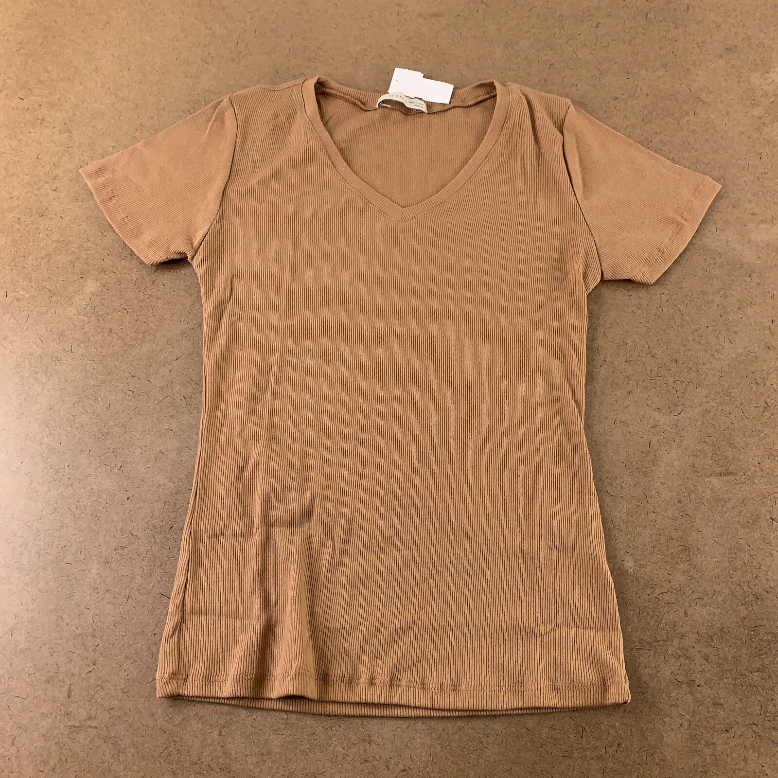 Active Basic Juniors Size Medium Camel Brown Ribbed Short Sleeve V Neck Tee NWT