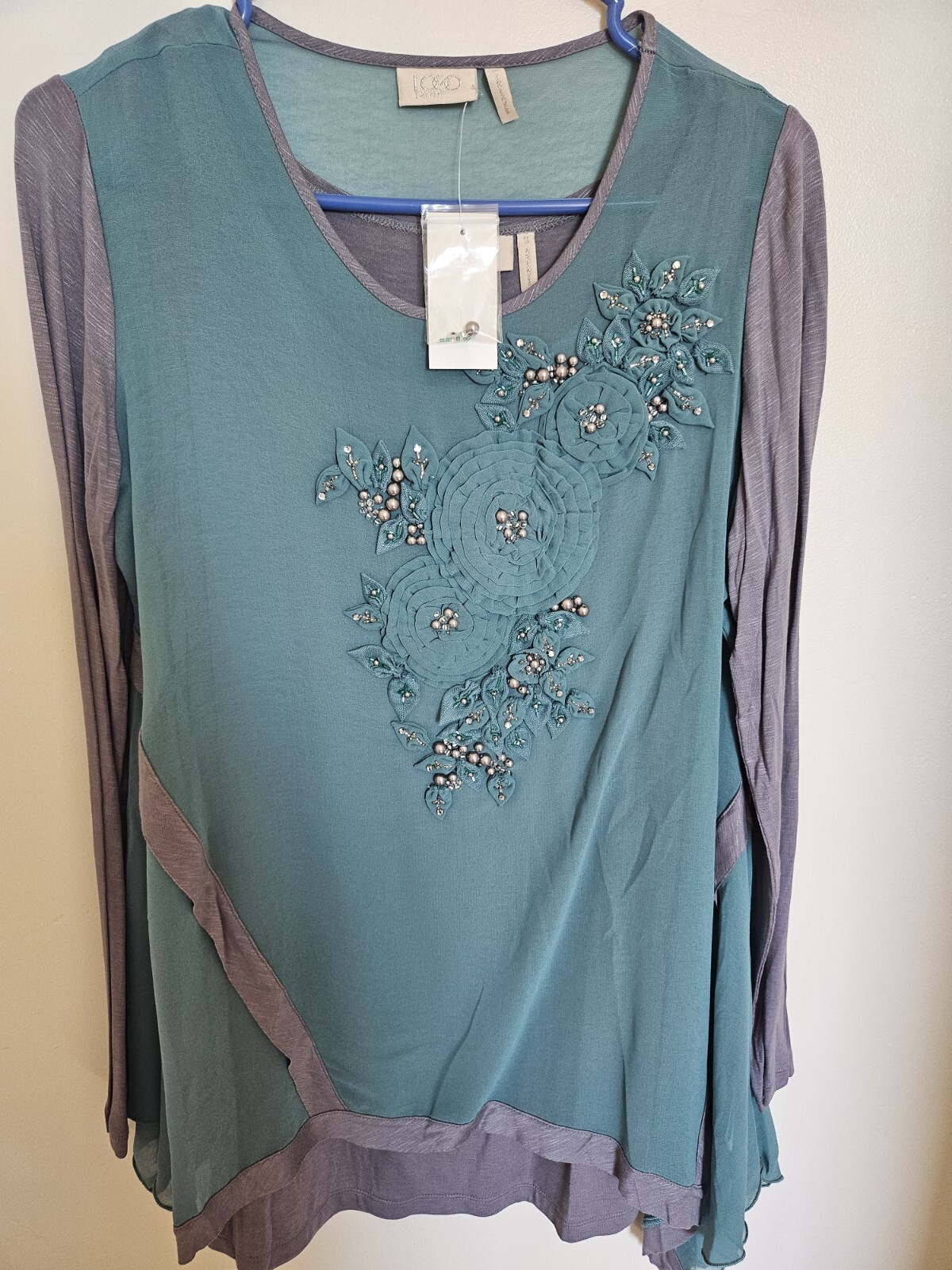 NEW – LOGO LAVISH TUNIC EMBELLISHED WITH FLOWERS AND BEADS SZ. S