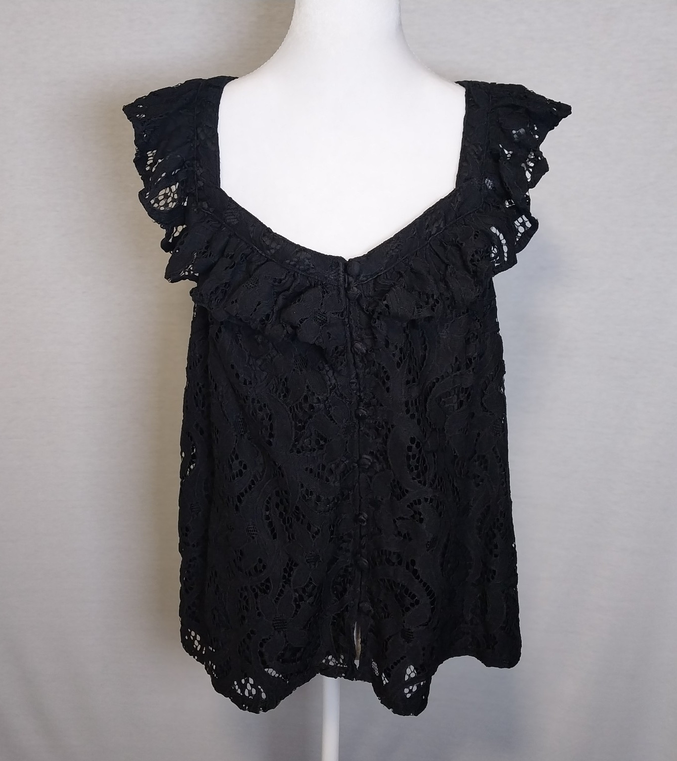 Torrid Size 00 Black Lace V-Neck Button Front Ruffle Short Sleeve Crop Top