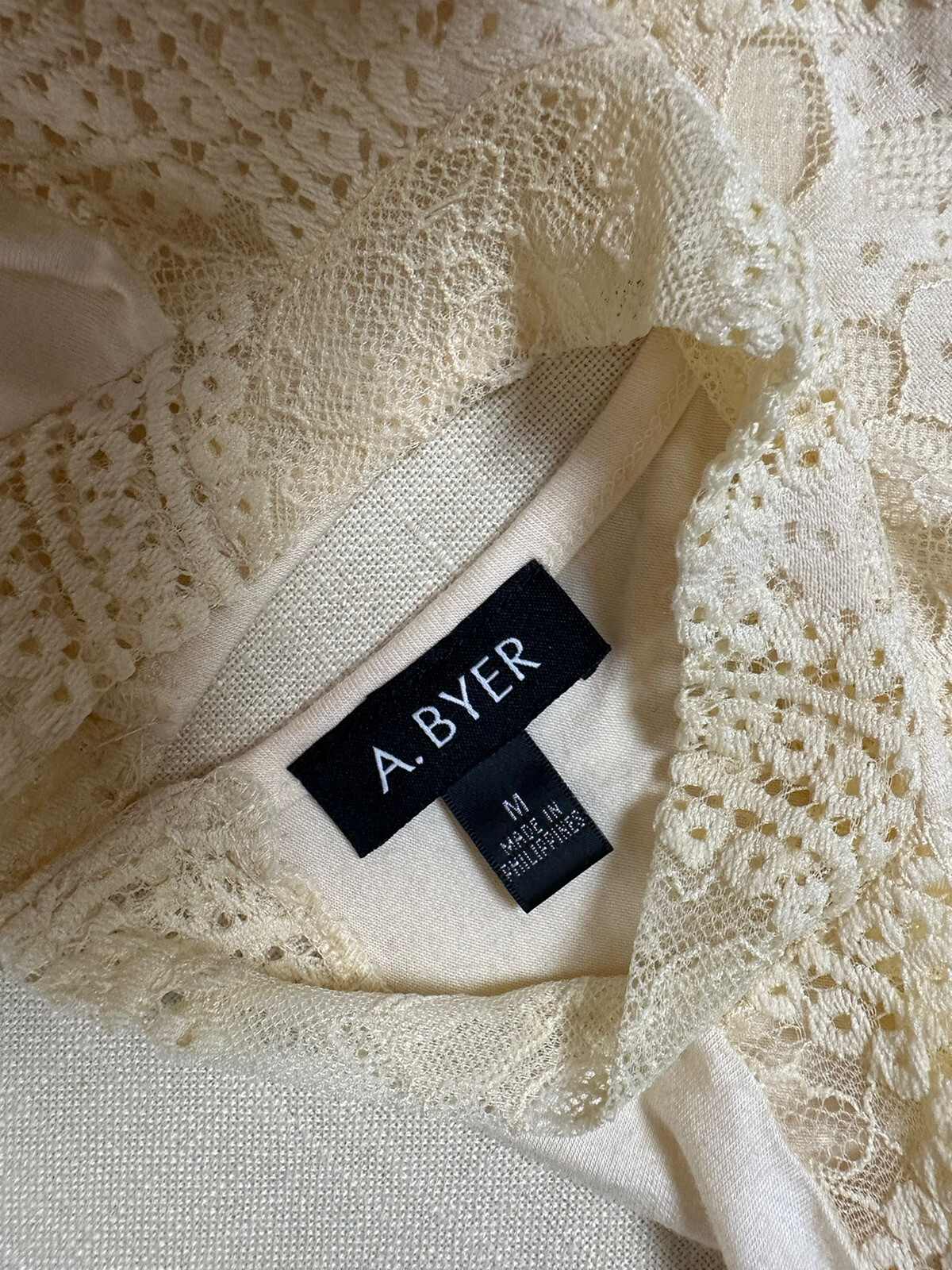 A. Byer Medium Champagne Lace Sleeveless Stretch Top Under The Mistletoe New