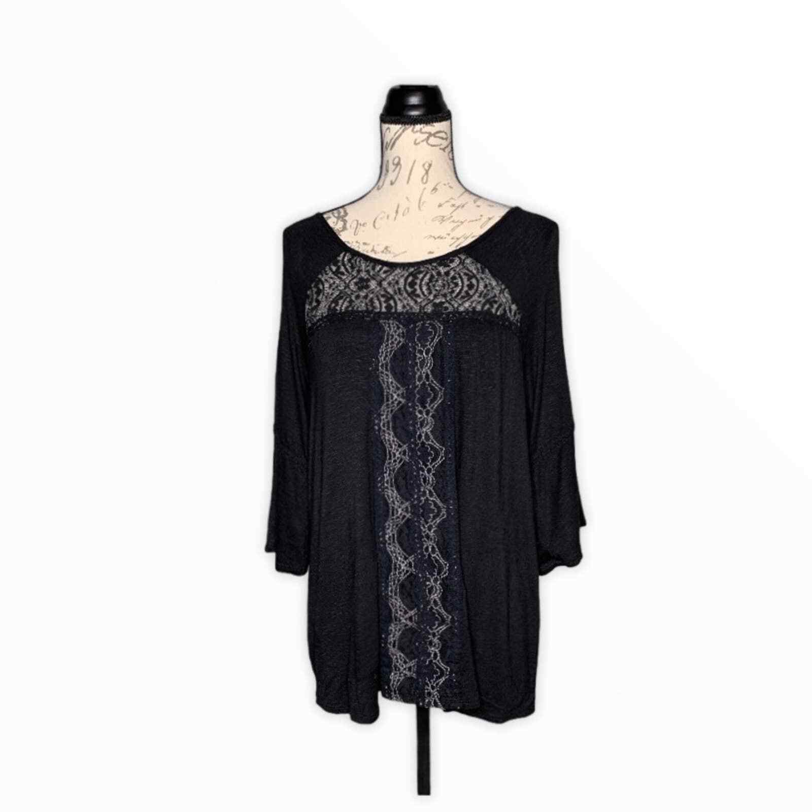 Isela NWT Black Lace Roomy Accent 3/4 Sleeve Tunic Top Size Small