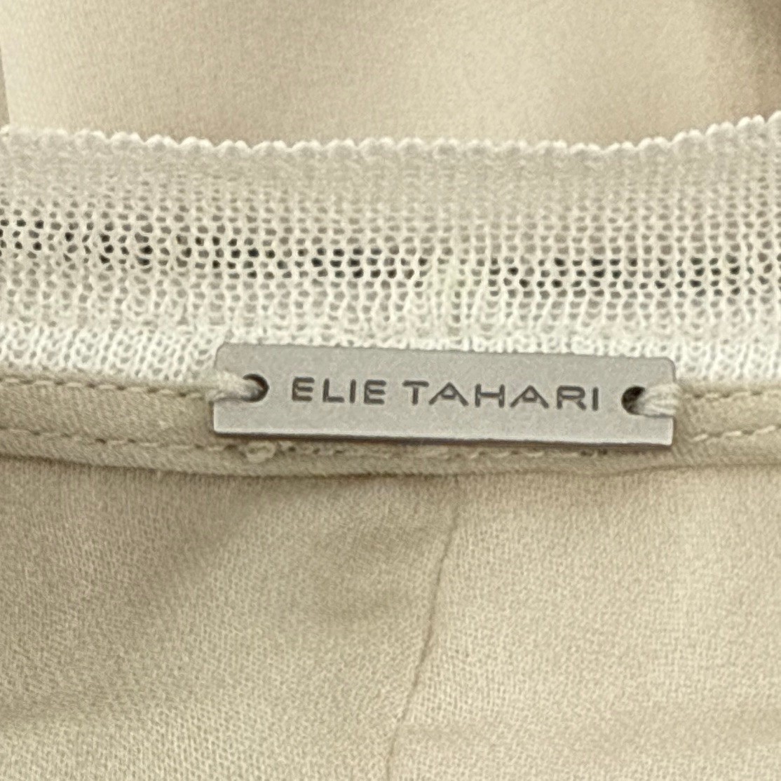 ELIE TAHARI 100% Silk V-Neck Zip Front Blouse Med Beige Watercolor Keyhole Back