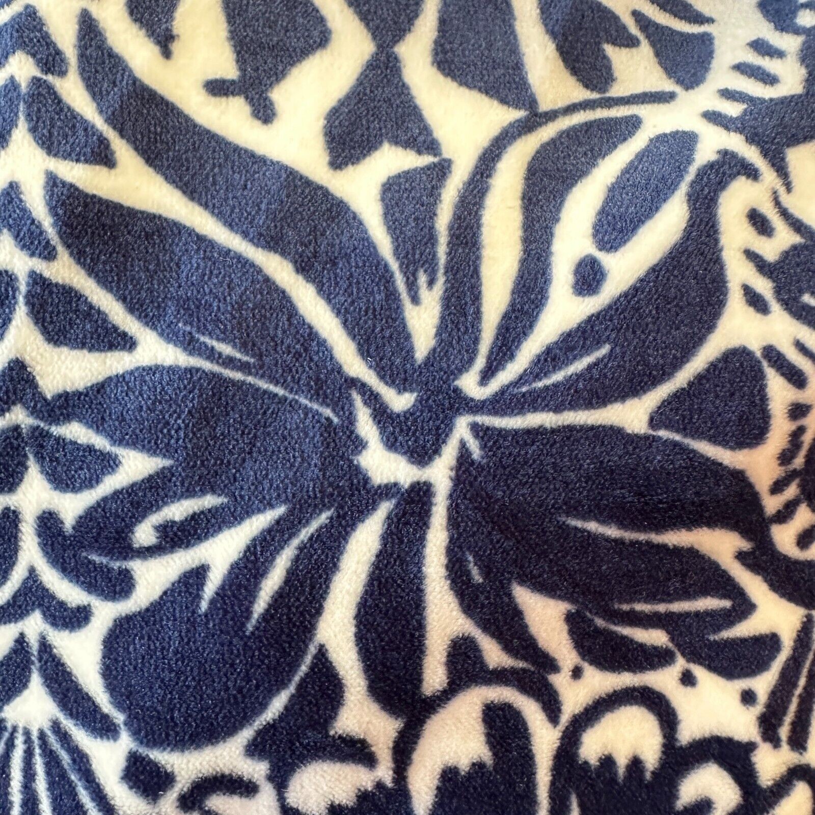 Lilly Pulitzer Belinda Velour Pullover XS Navy Cowl Neck Off Shoulder Top