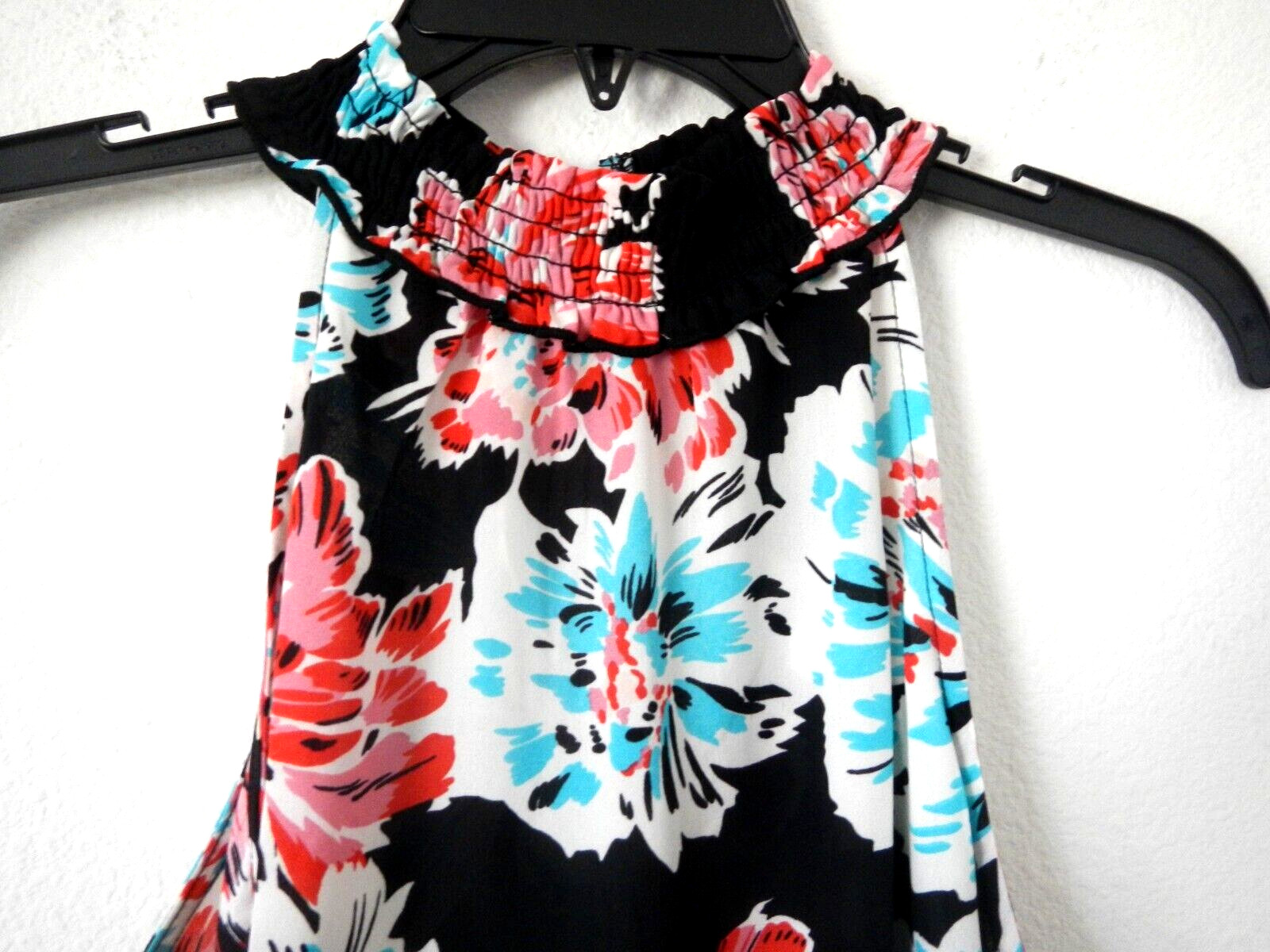 LILY WHITE L NWT Black/Multi Tropical Floral Print Smocked Neck Blouse