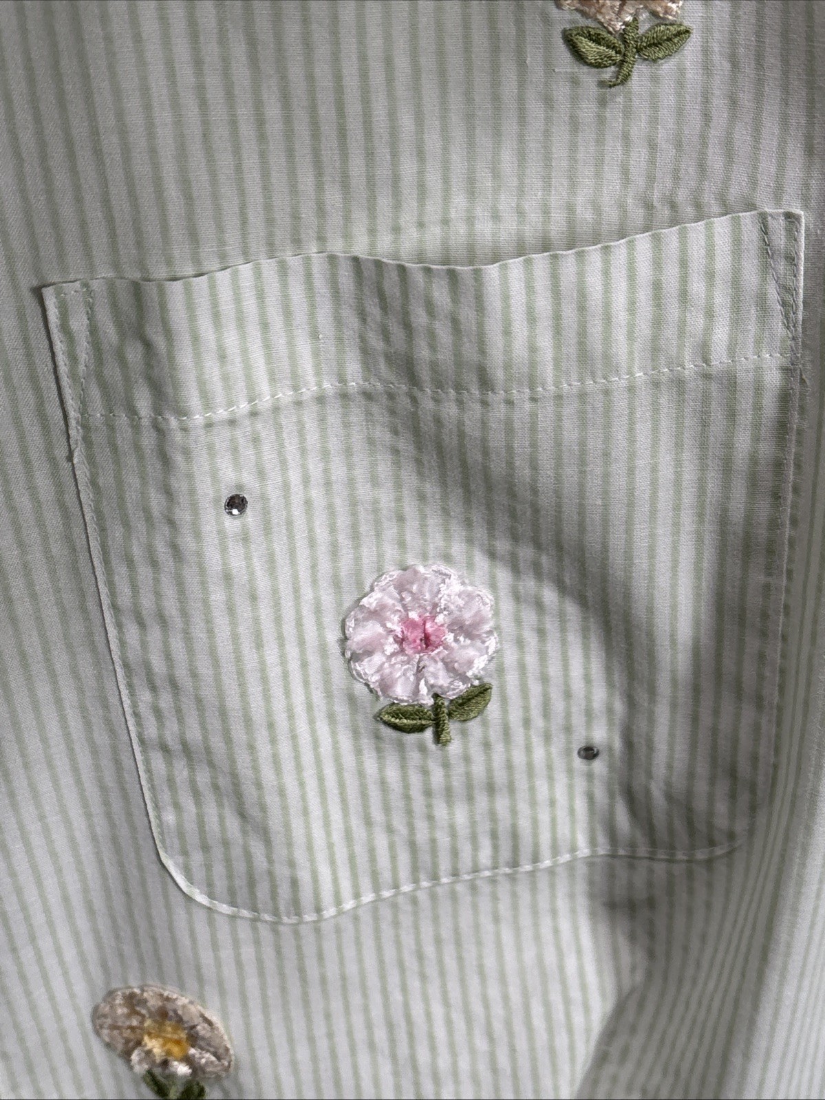 Mili Designs Womens Blouse Stripes Appliqué Flowers Rhinestones – Size Large