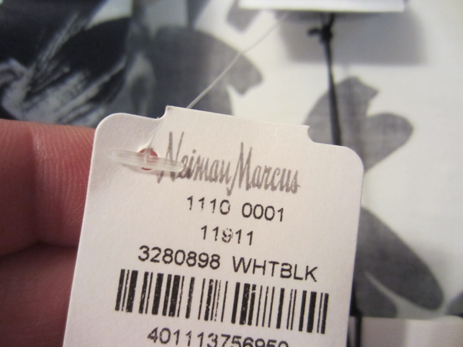 NWT women’s long sleeve shirt with waist sash Finley Size M white/black RET 260